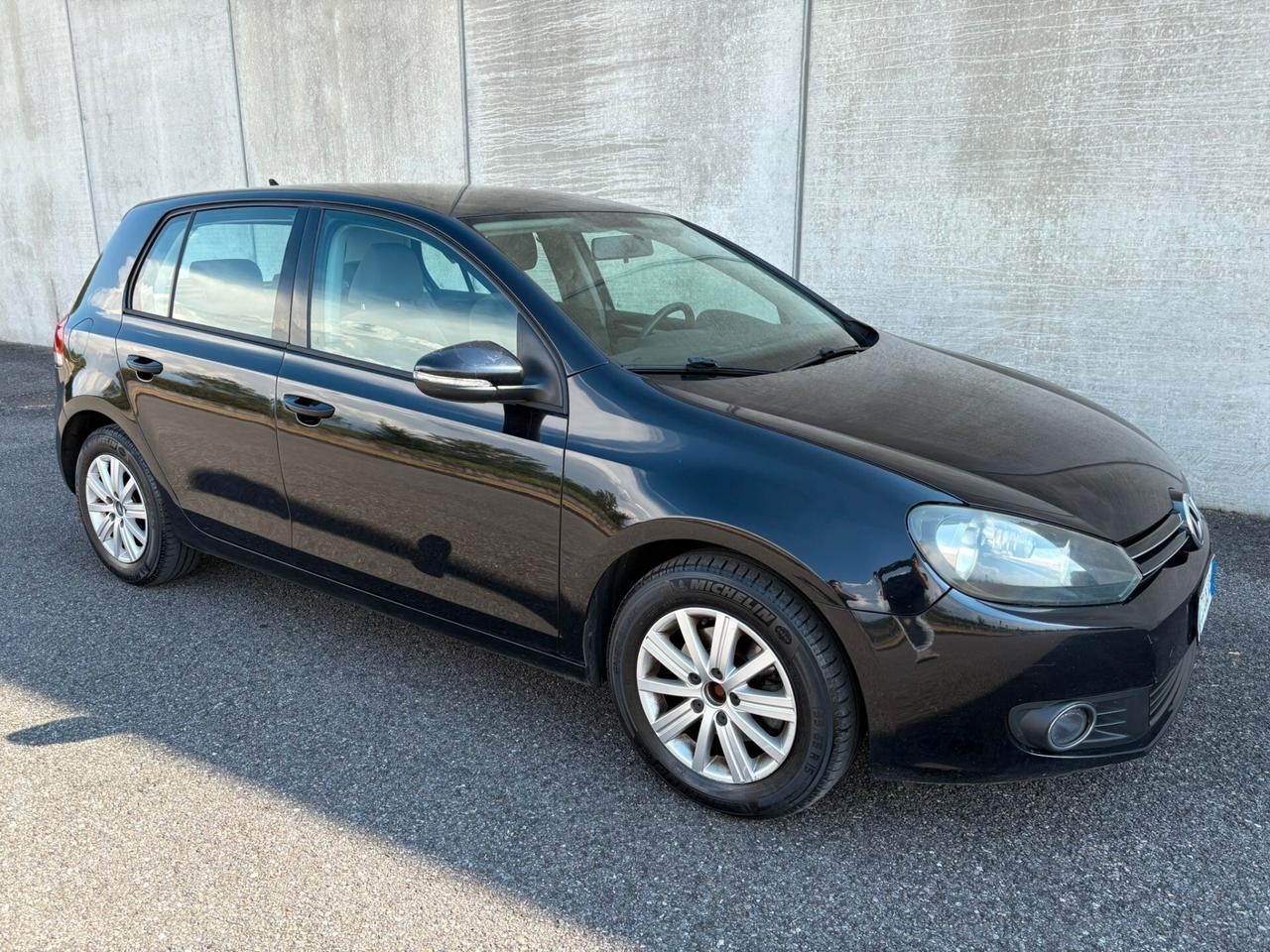 Volkswagen Golf 1.6 TDI 105cv 5p NEOPATENTATI