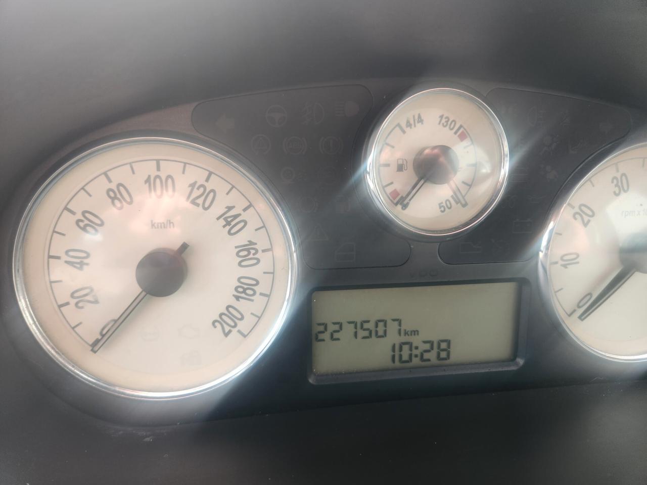 Lancia Ypsilon 1.2 16V Platino