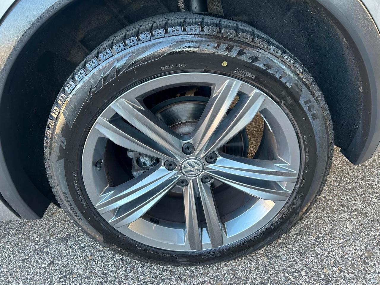 Volkswagen Tiguan 2.0 TDI SCR DSG R-LINE