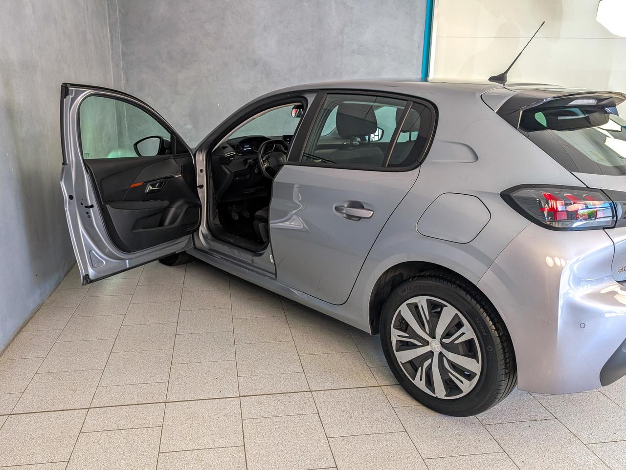 Peugeot 208 1.2 puretech 75cv Active