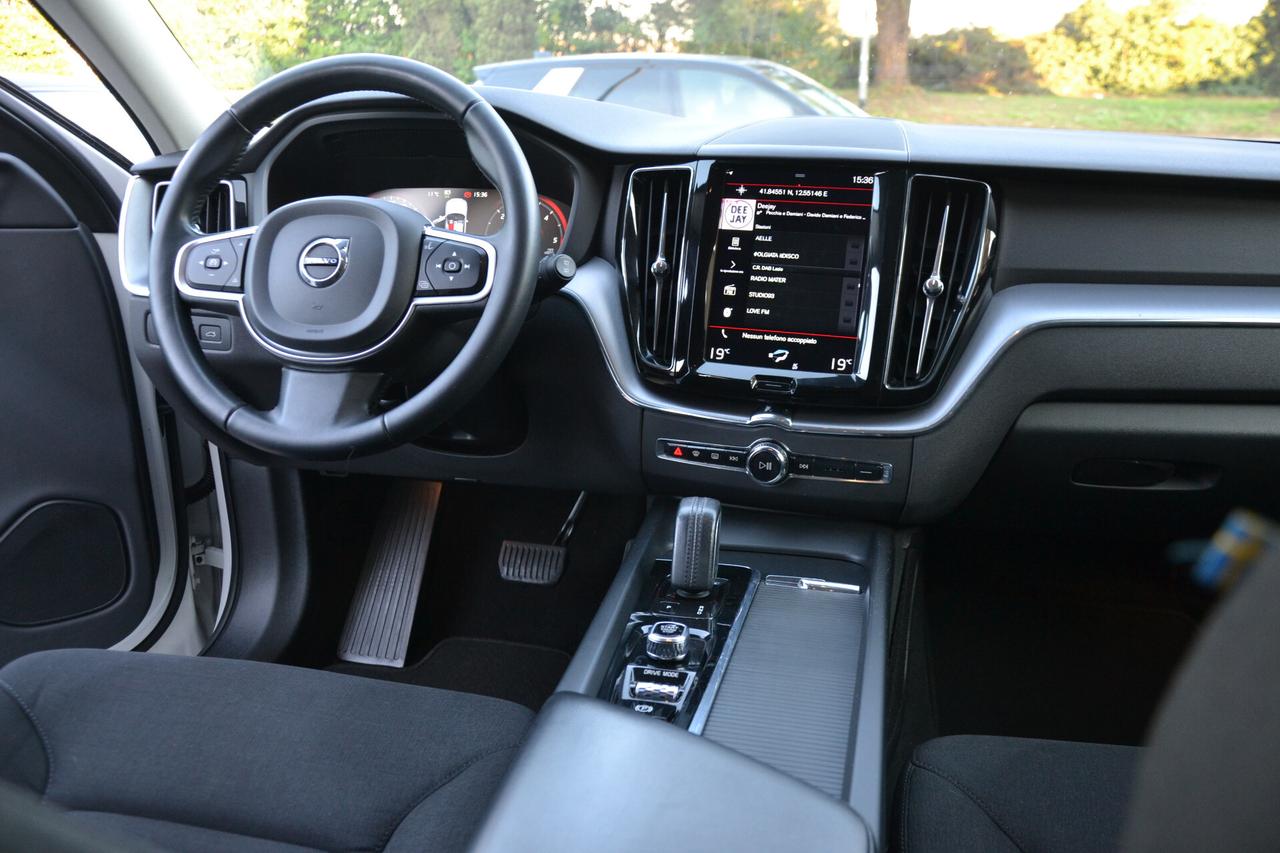 Volvo XC 60 2.0 197CV AWD HYBRID/DIESEL AUT.+FULL LED+RCAM+NAV