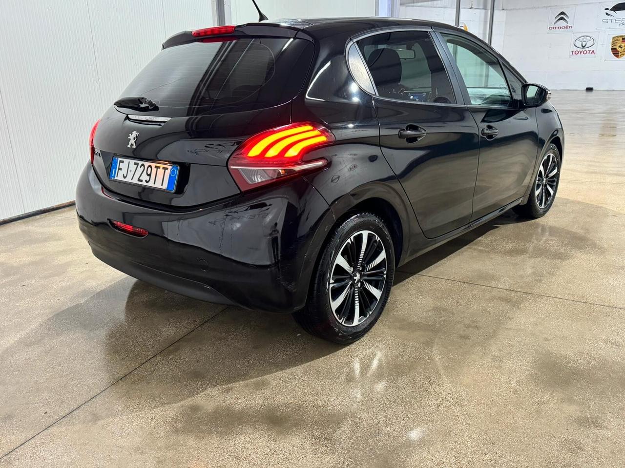 Peugeot 208 BlueHDi 75 5 porte Allure