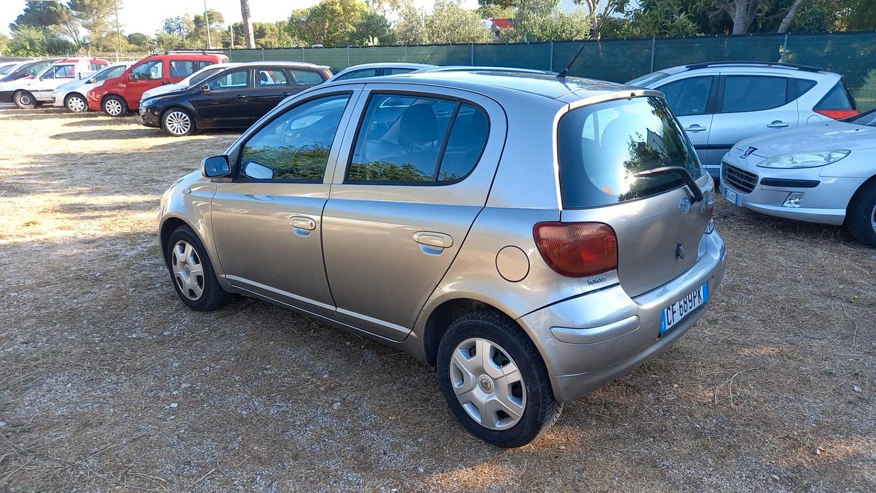 Toyota Yaris 1.0I 16v (Neopatentati)