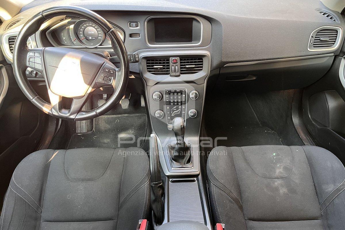 VOLVO V40 D2 1.6 R-design Momentum