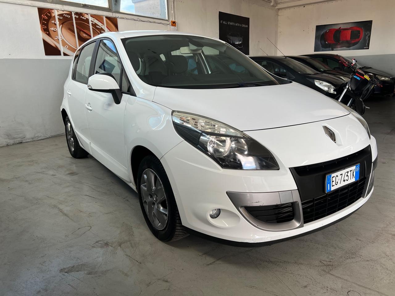 Renault Scenic Scénic X-Mod 1.5 dCi 110CV Luxe