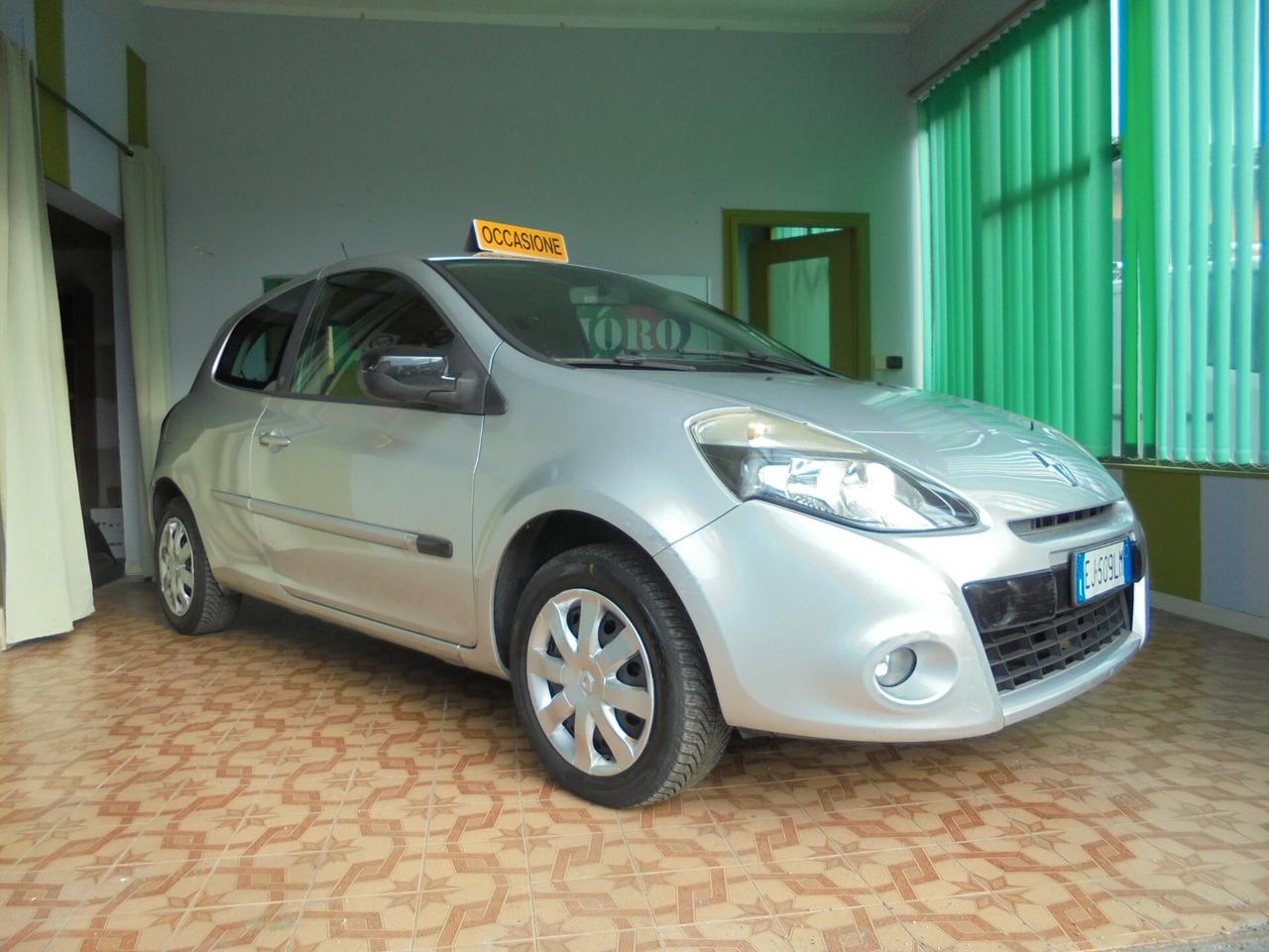 Renault Clio 1200 75 CV 20TH ANNIVERSARY