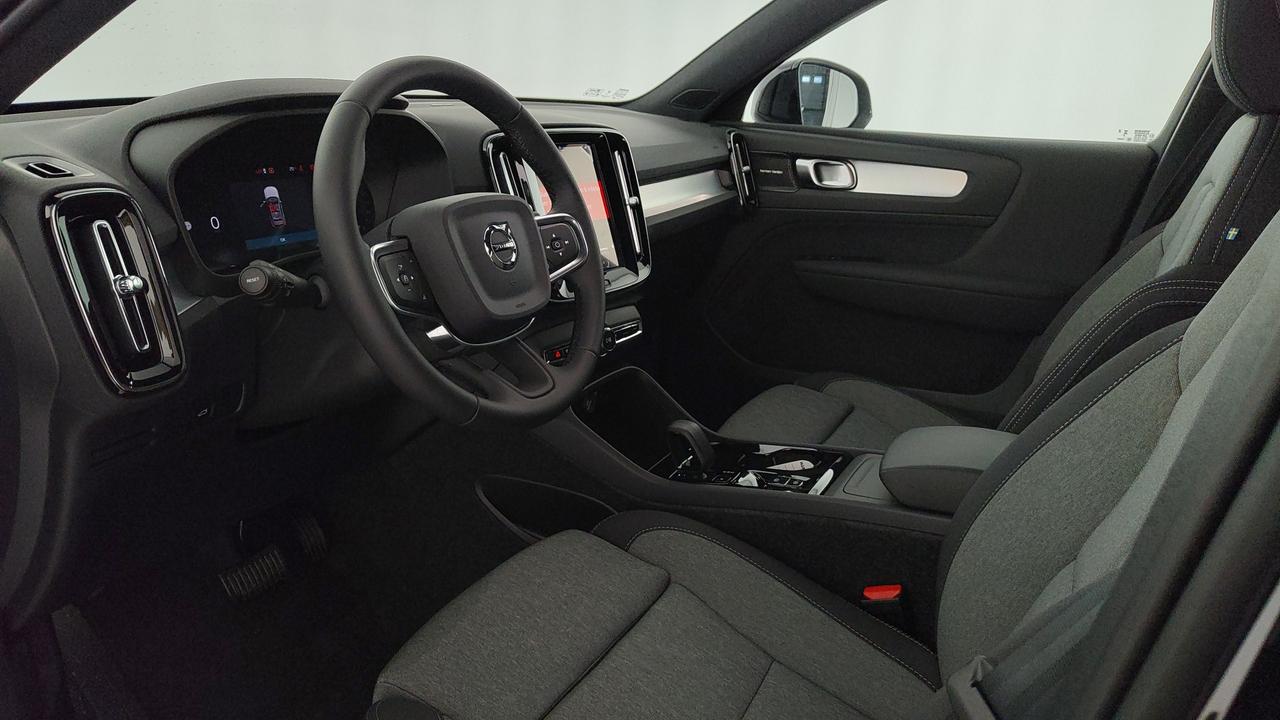 VOLVO XC40 2.0 b3 Plus Black Edition auto