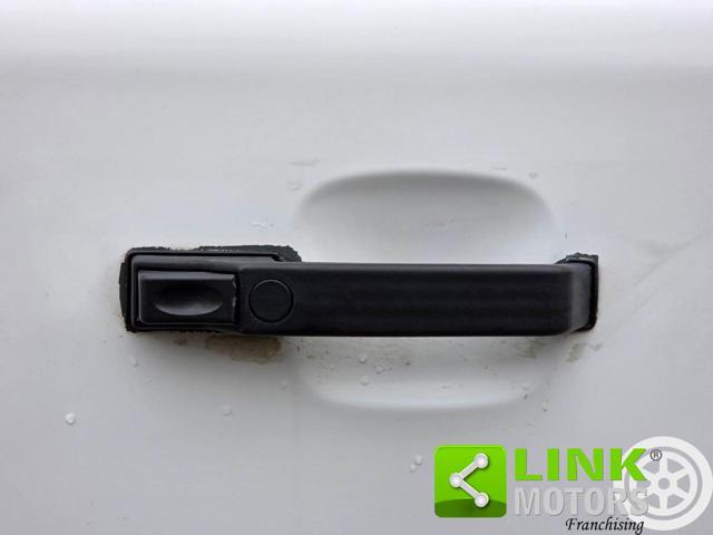 LAND ROVER Defender 2.4 TD4 122 CV 110 Crew Cab