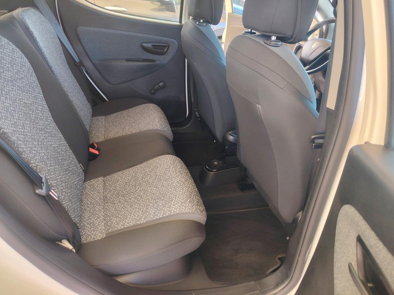 Lancia Ypsilon 1.0 FireFly Hybrid 2023 19.000km