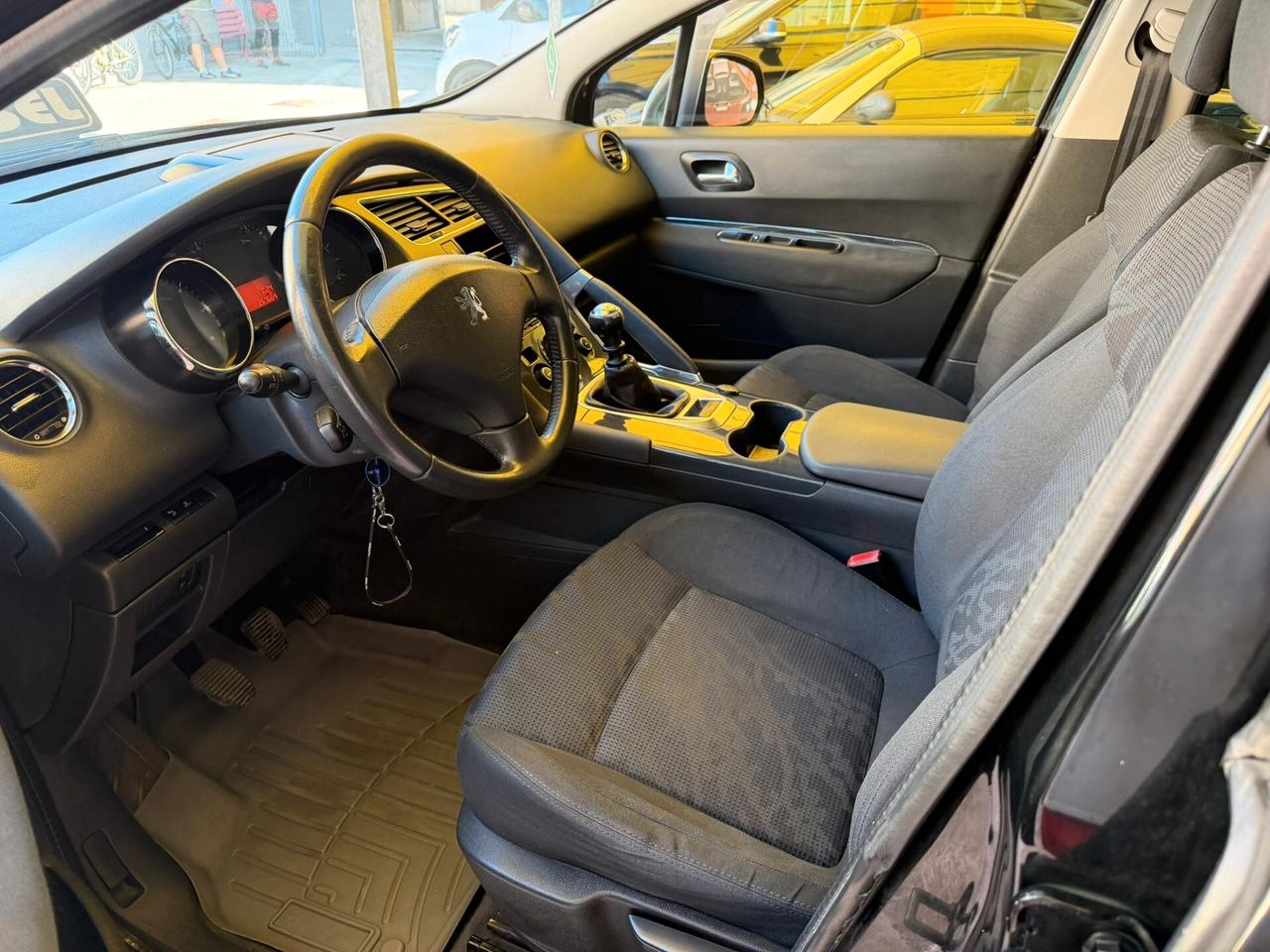 Peugeot 3008 1.6cc diesel 12 mesi garanzia-2012