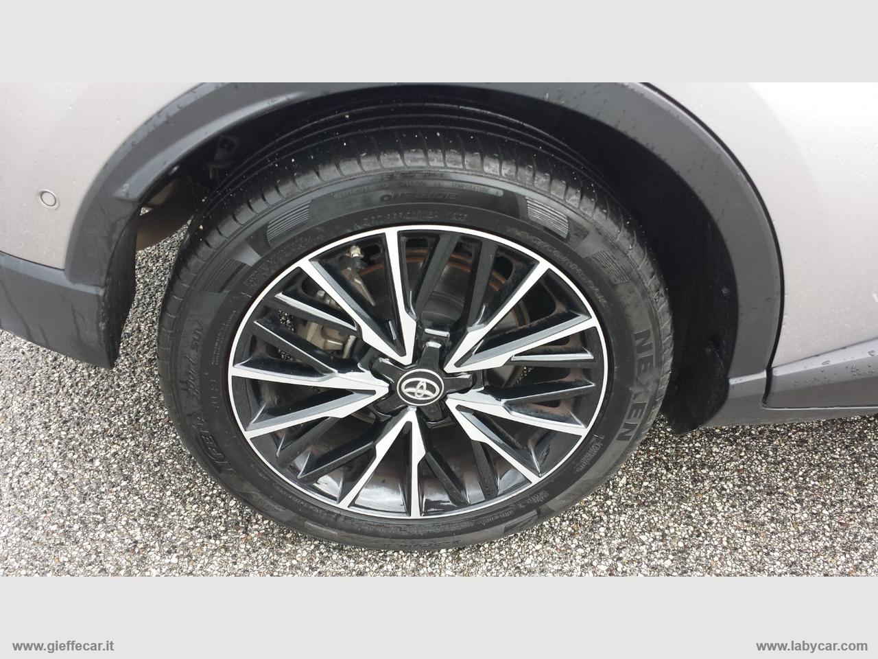 TOYOTA C-HR 1.8 Hybrid E-CVT LOUNGE