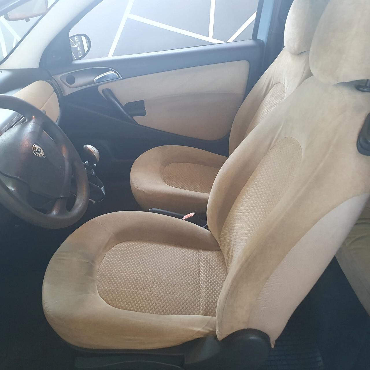 Lancia Ypsilon 1.2 NEOPATENTATI