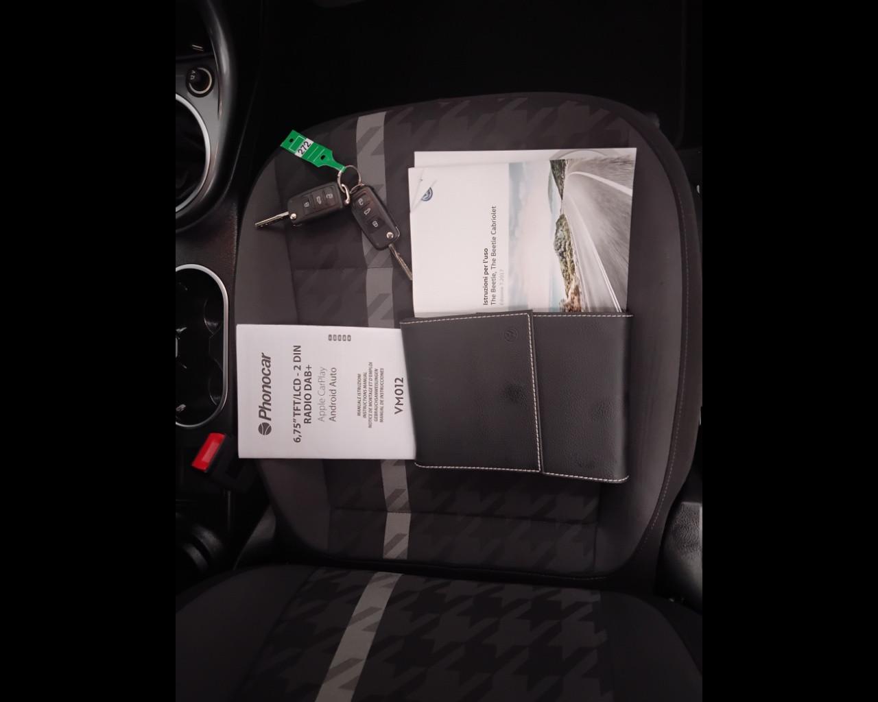 VOLKSWAGEN Maggiolino 2017 Cabrio - Maggiolino Cabrio 2.0 tdi Design 11