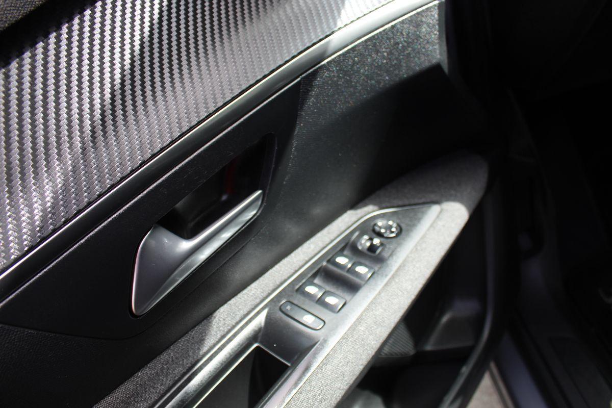 PEUGEOT - 3008 - BlueHDi 130 EAT8 S&S Allure