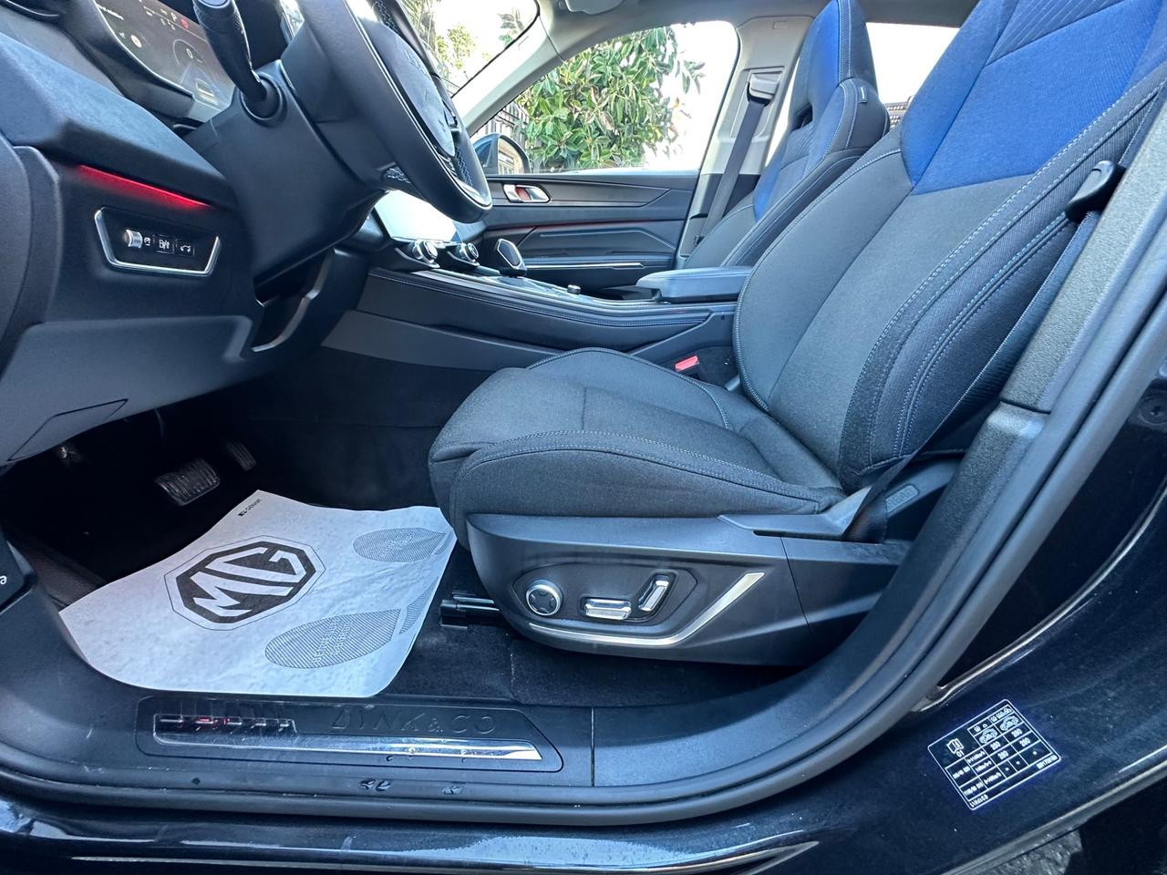 Lynk&co 01 PHEV More NO VINCOLI