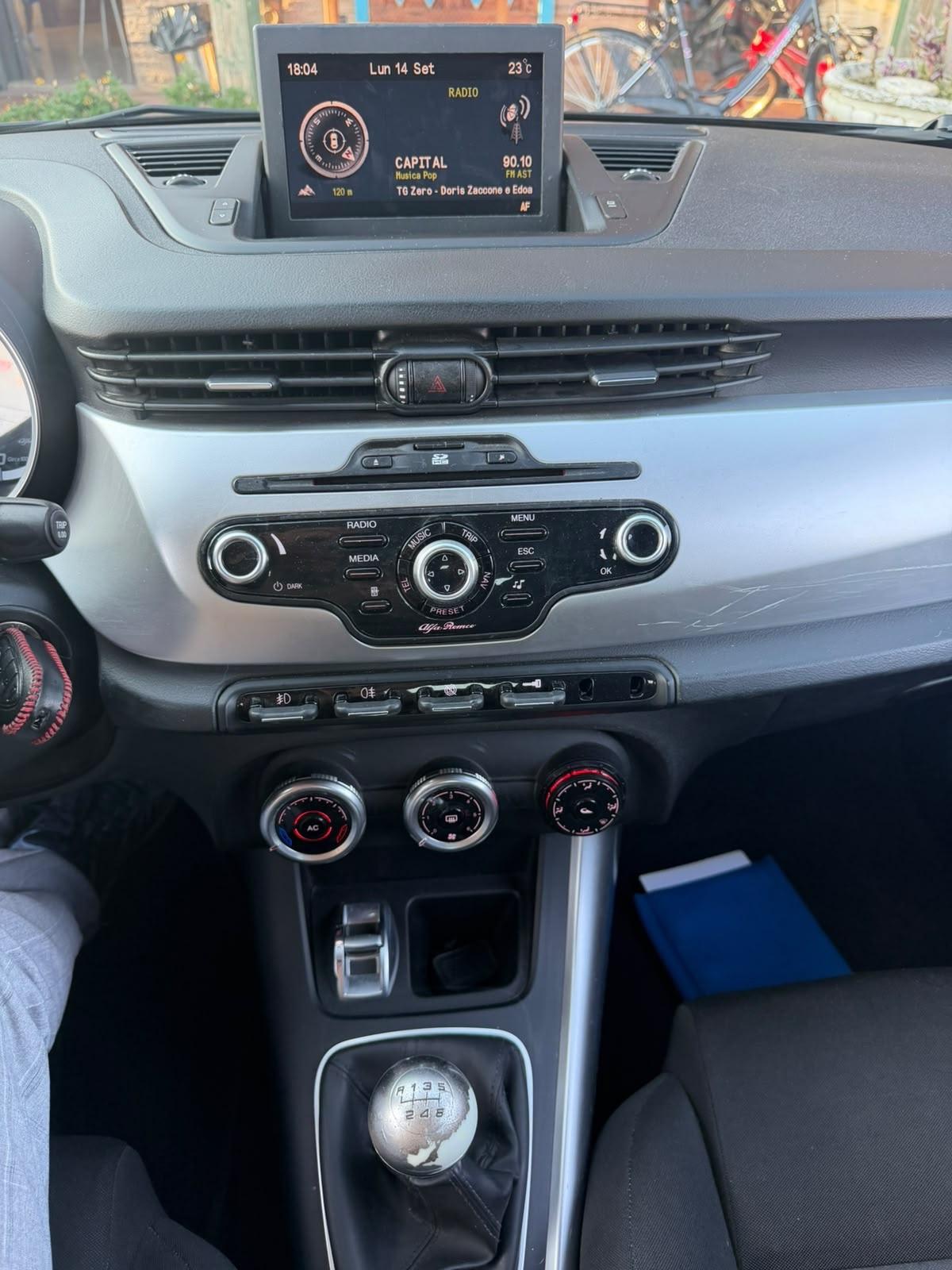 Alfa Romeo Giulietta 1.6 JTDm-2 105 CV Exclusive neopatentati
