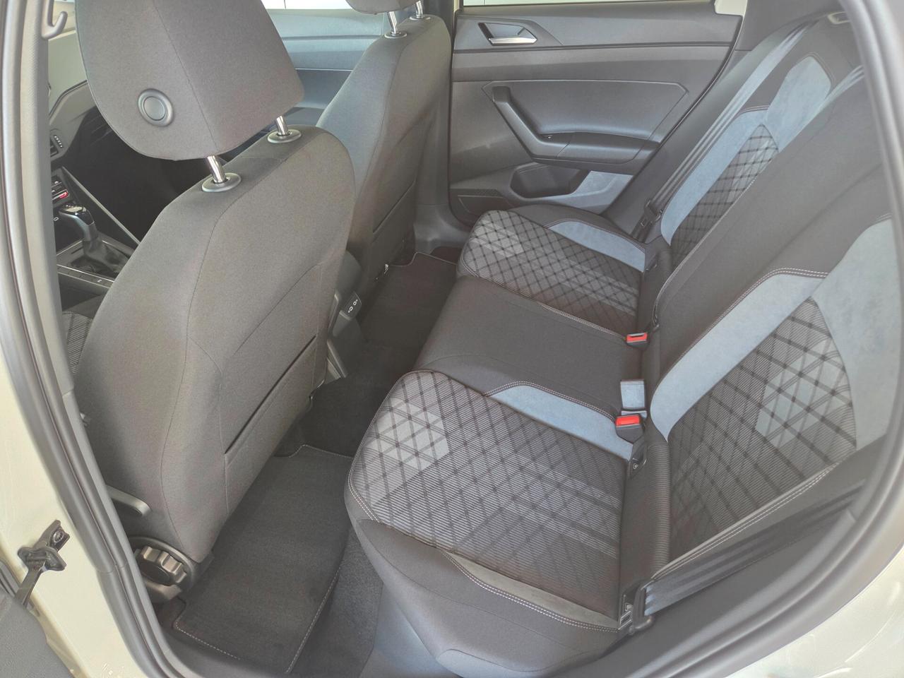 Volkswagen Taigo 1.0 TSI 115 CV DSG R-Line
