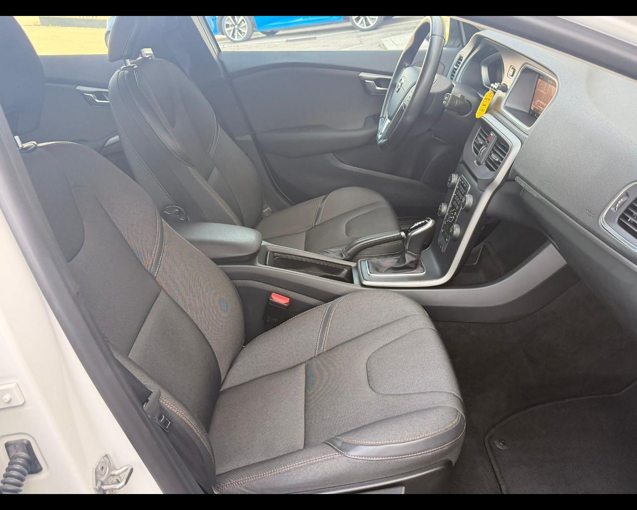 VOLVO V40 CROSS COUNTRY 2.0 d2 BUSINESS PLUS geartronic my19