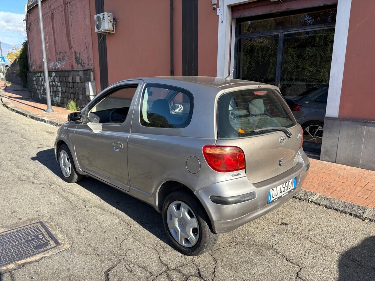 Toyota Yaris 1.0i 16V cat 3 porte