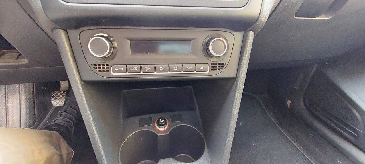 POLO 1,2 BENZINA TETTO APRIBILE X NEOPATENTATI SENSORI DI PARCHEGGIO IMPECCABILE