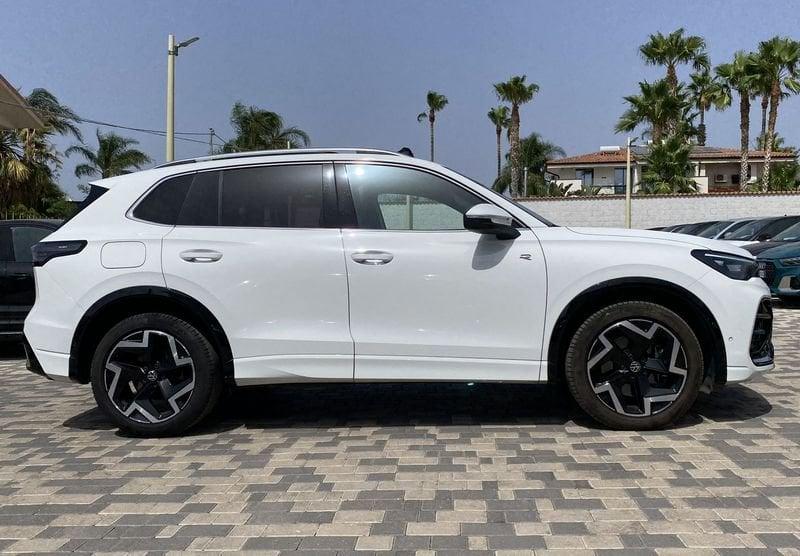 Volkswagen Tiguan R-Line 2.0 TDI 150CV DSG Tetto