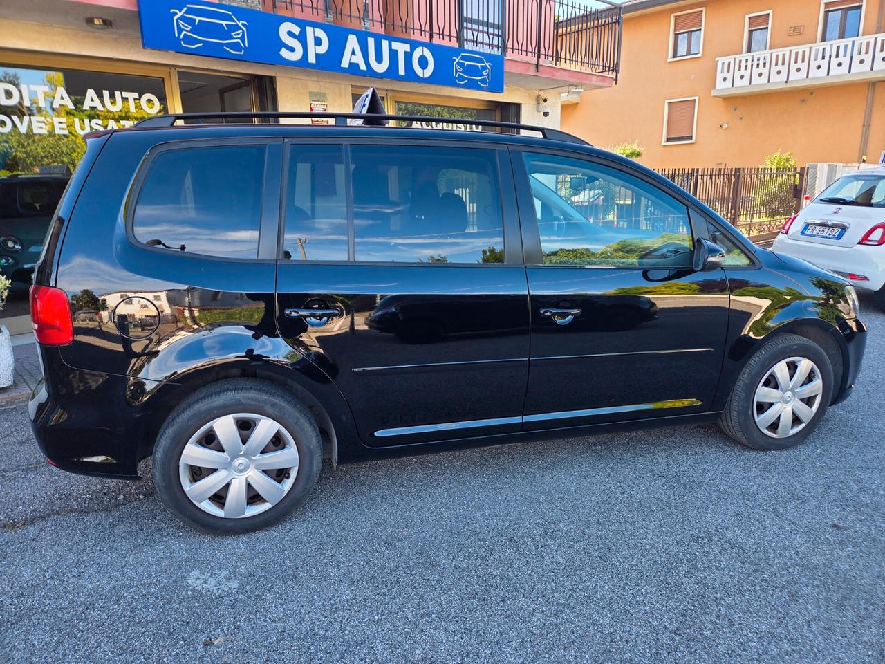 Volkswagen Touran 7 posti - 2011