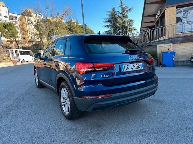 Audi Q3 35 TDI S tronic Business