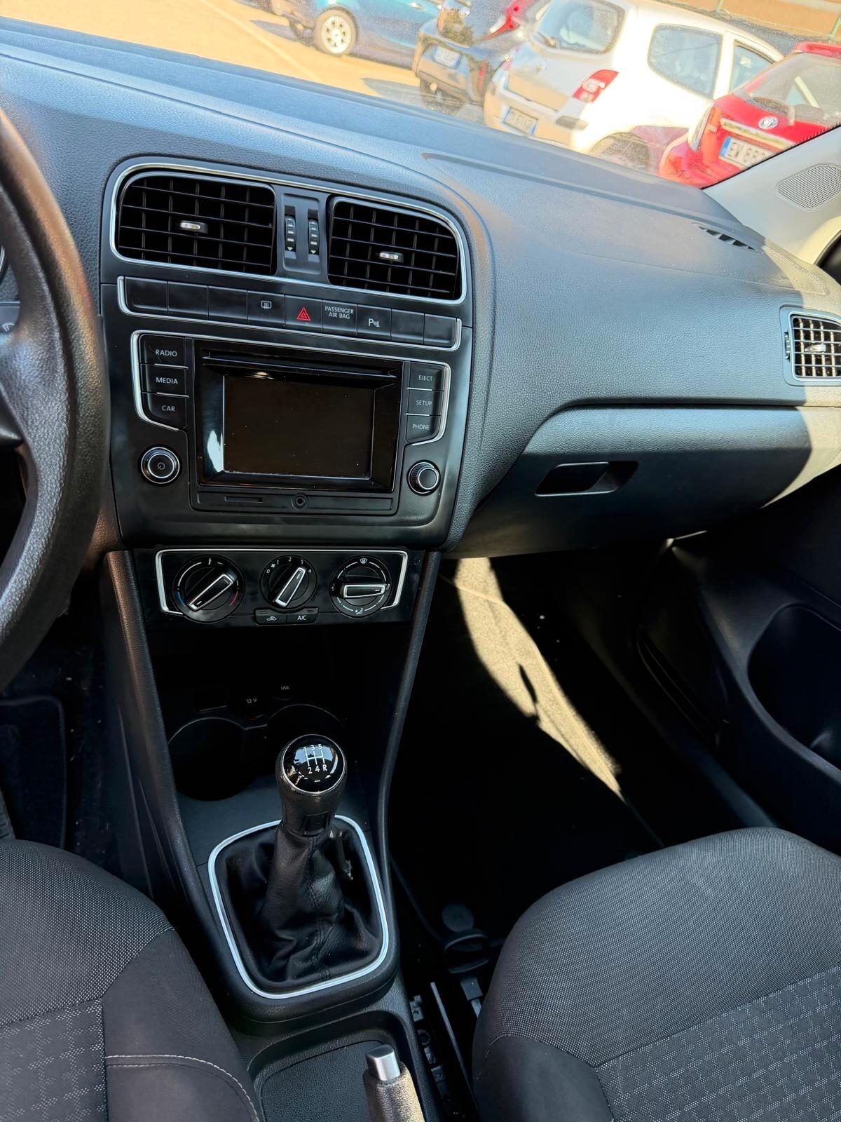 Volkswagen Polo 1.0 - NEOPATENTATI - 12 MESI DI GARANZIA -