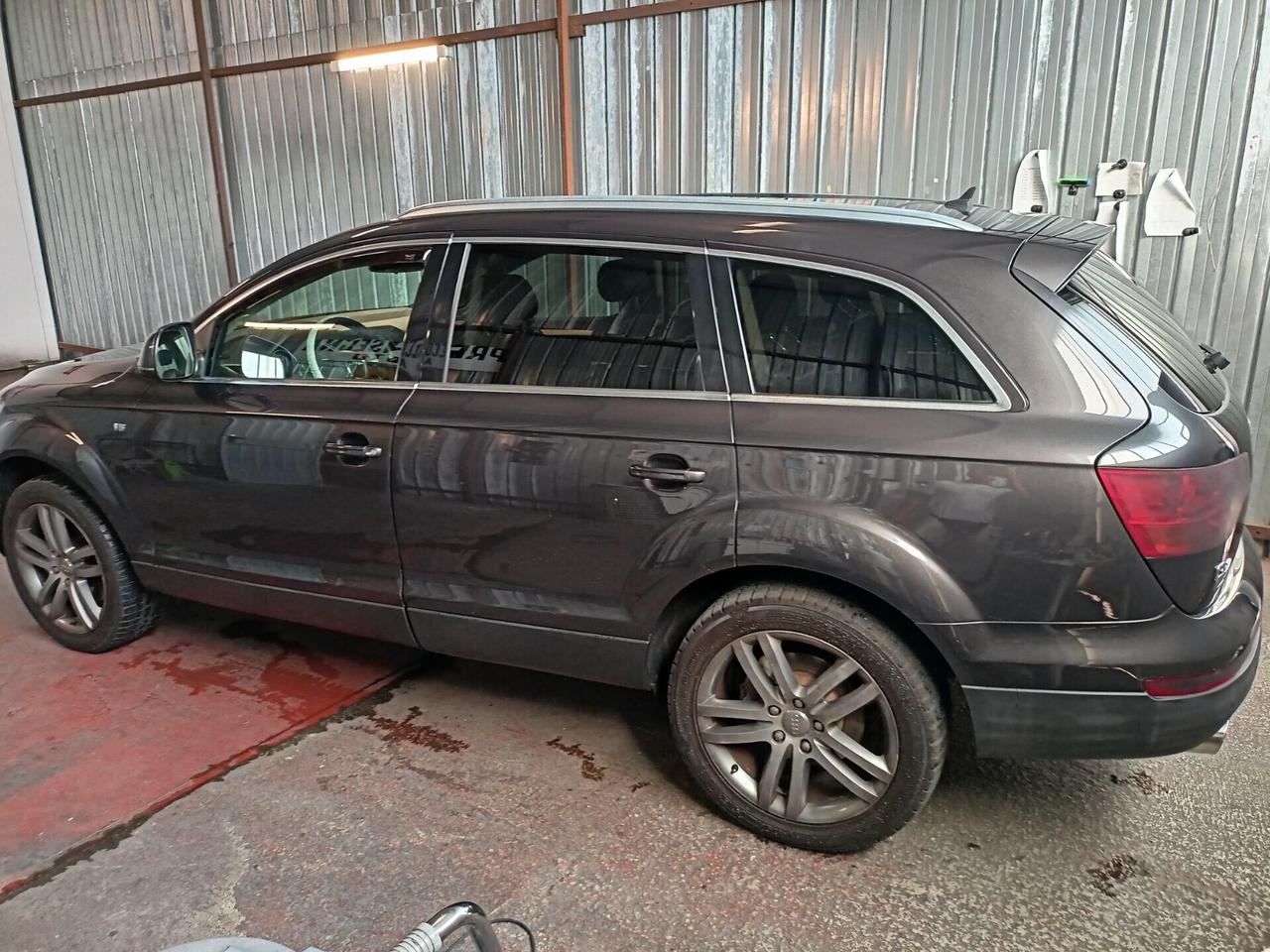 Audi Q7 3.0 V6 TDI 233CV quattro tiptronic 7 posti TETTO