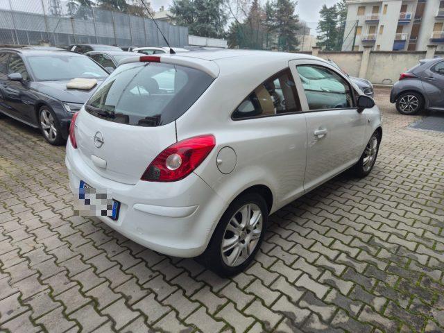 OPEL Corsa 1.2 3 porte Club