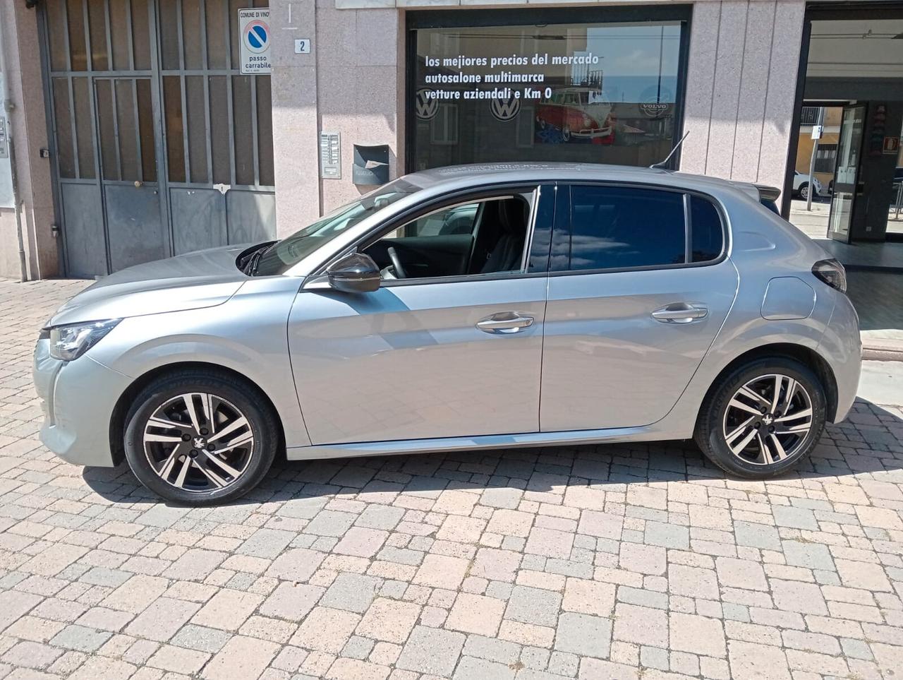 Peugeot 208 PureTech 100CV 5 porte