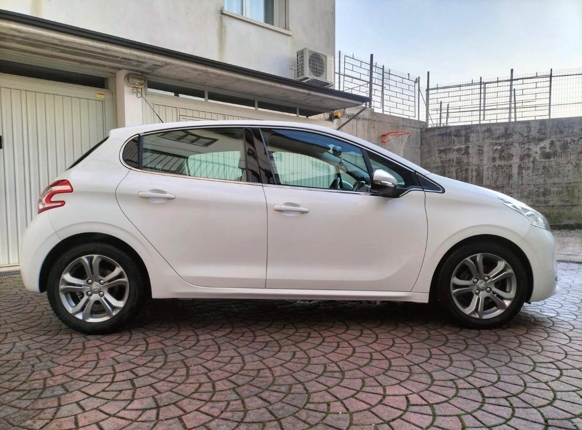 Peugeot 208 1.2 VTi 82 CV 5 porte Active