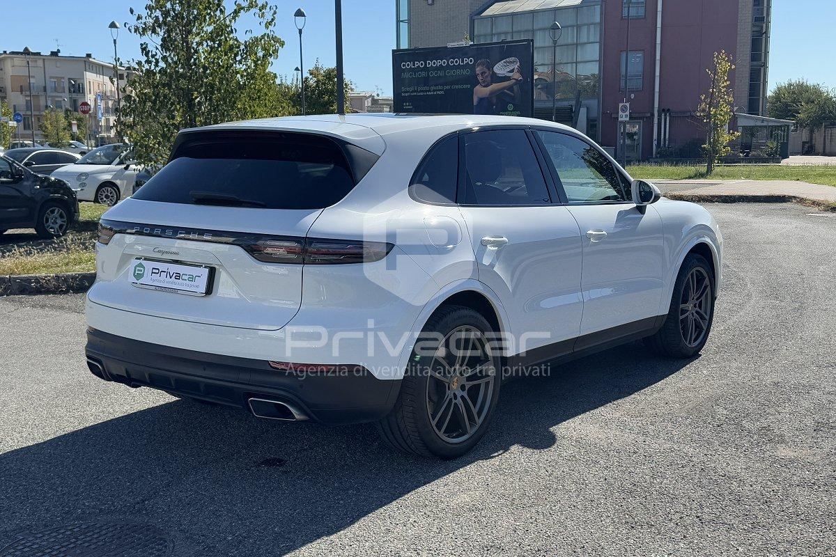 PORSCHE Cayenne 3.0 V6