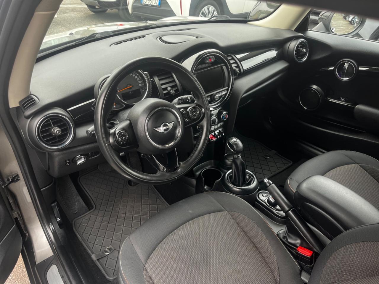 Mini 1.5 Cooper D- 95000km AUTOMATICA