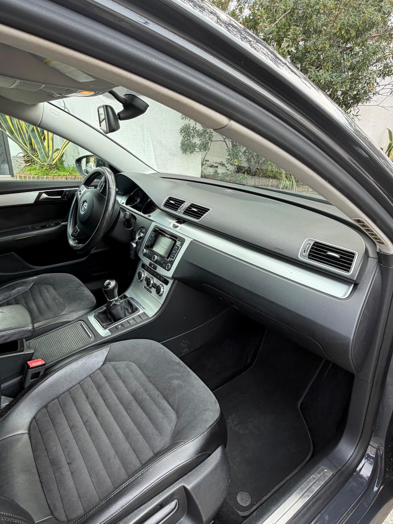 Volkswagen Passat 2.0 TDI Highline BlueM. Tech.