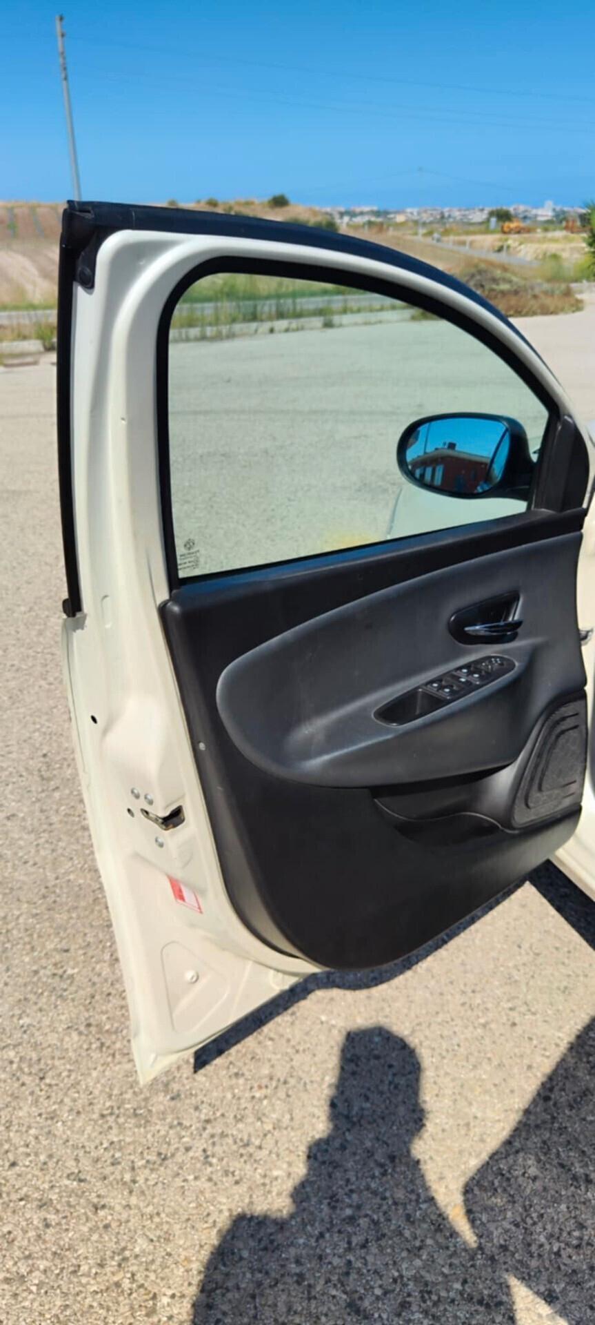 Lancia Ypsilon 1.3 MJT 16V 95 CV 5 porte S&S Platinum