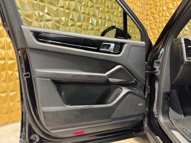 Porsche Cayenne 3.0 tiptronic