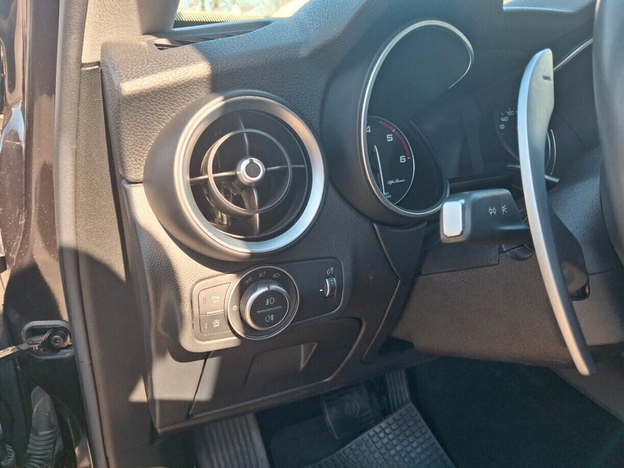 Alfa Romeo Stelvio 2.2 Turbodiesel 190 CV AT8 Q4 B-Tech