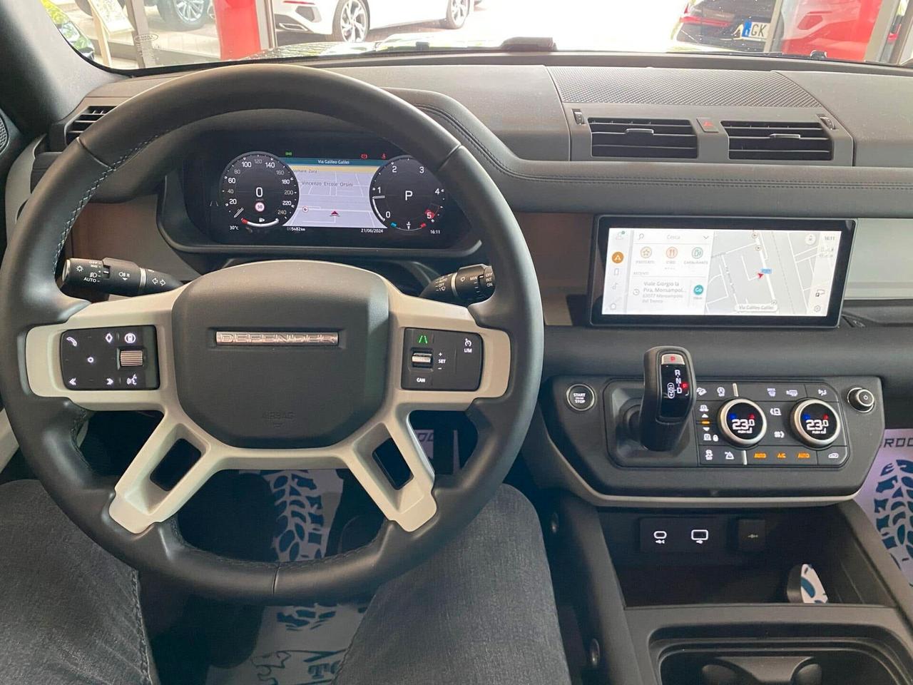 Land Rover Defender 110 3.0D I6 200 CV AWD Auto SE Autocarro N1