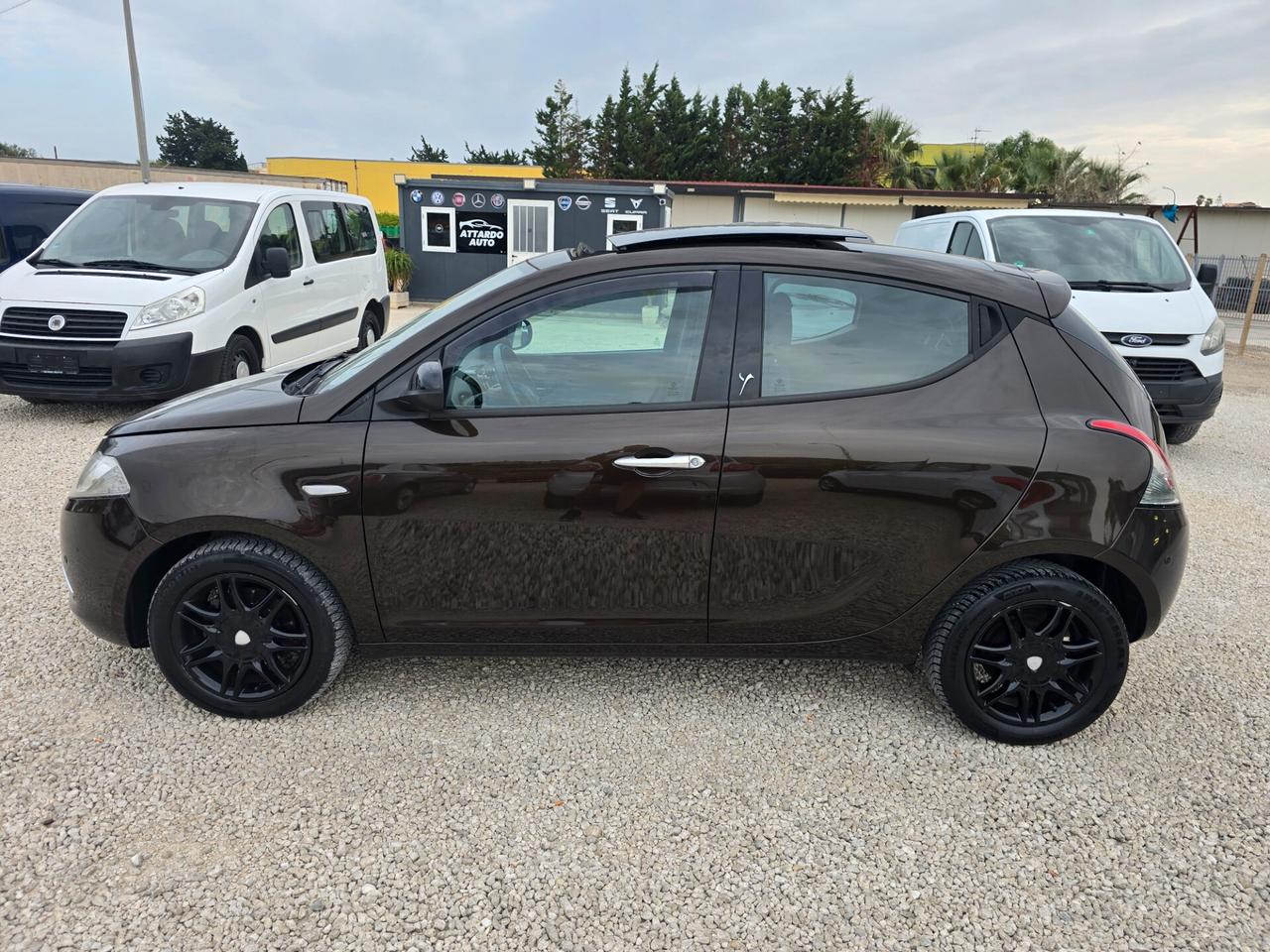 Lancia Ypsilon 1.2 tettuccio panoramico
