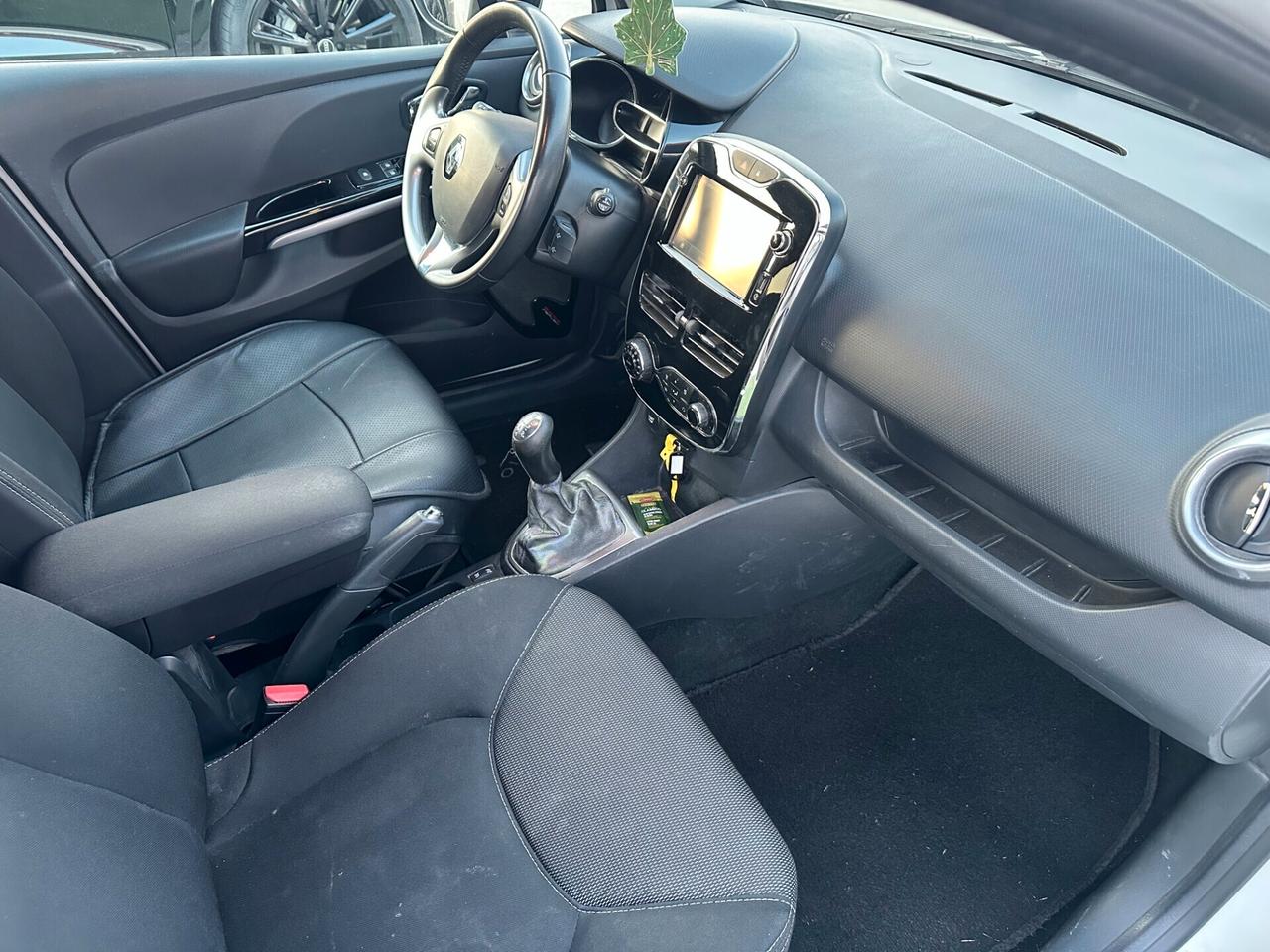 Renault Clio SPORTER*1.5DCI*COSTUME NATIONAL*90CV*NAVI*KAMERA*