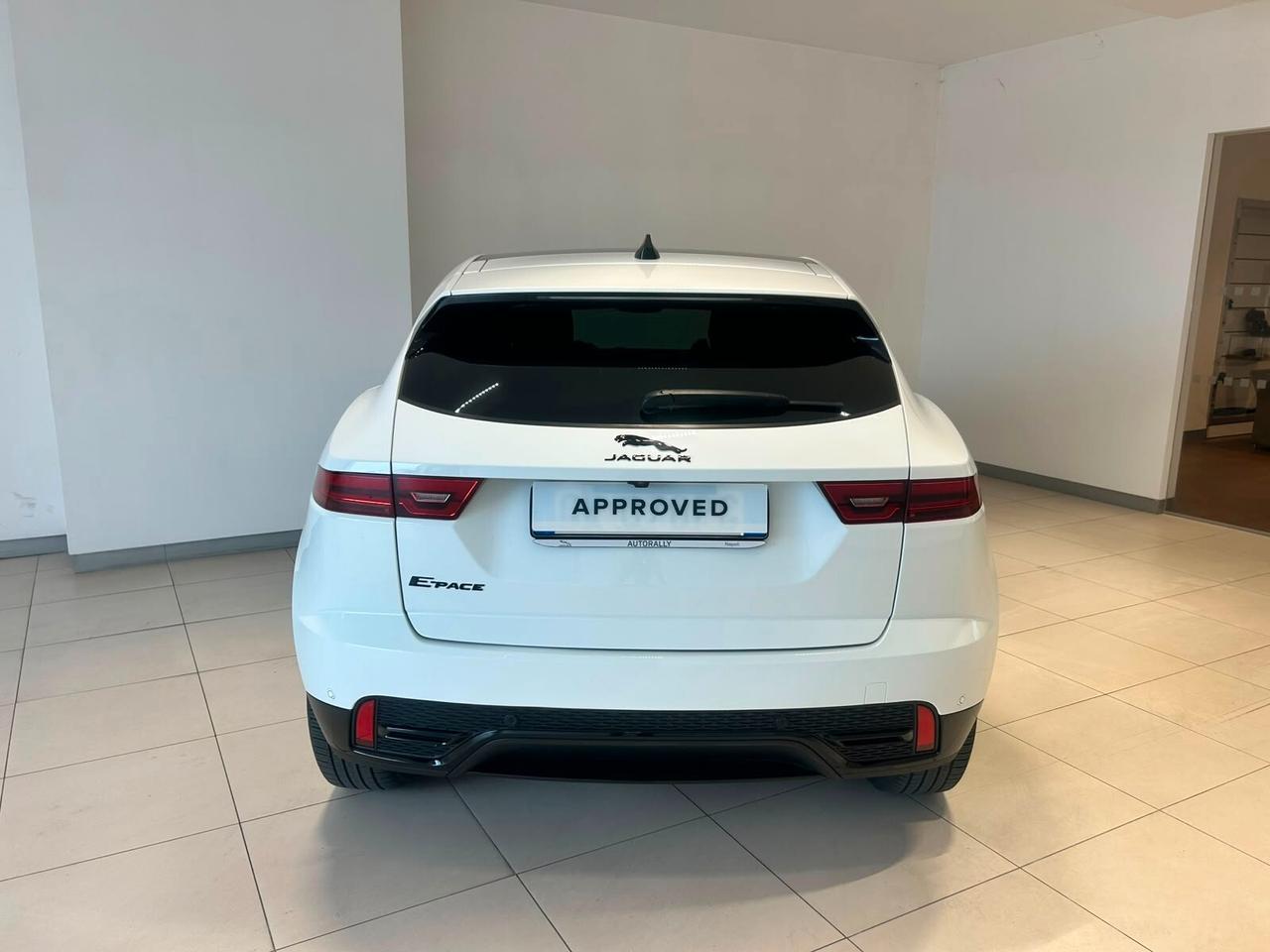 Jaguar E-Pace 2.0D 163CV AWD Auto R-Dynamic Black Edition PROMO 3,95%