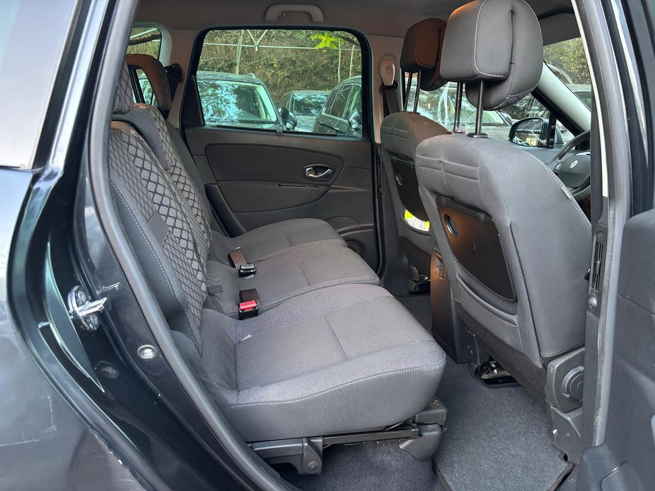 Renault Scenic 1.5 dCi 110CV 7 posti