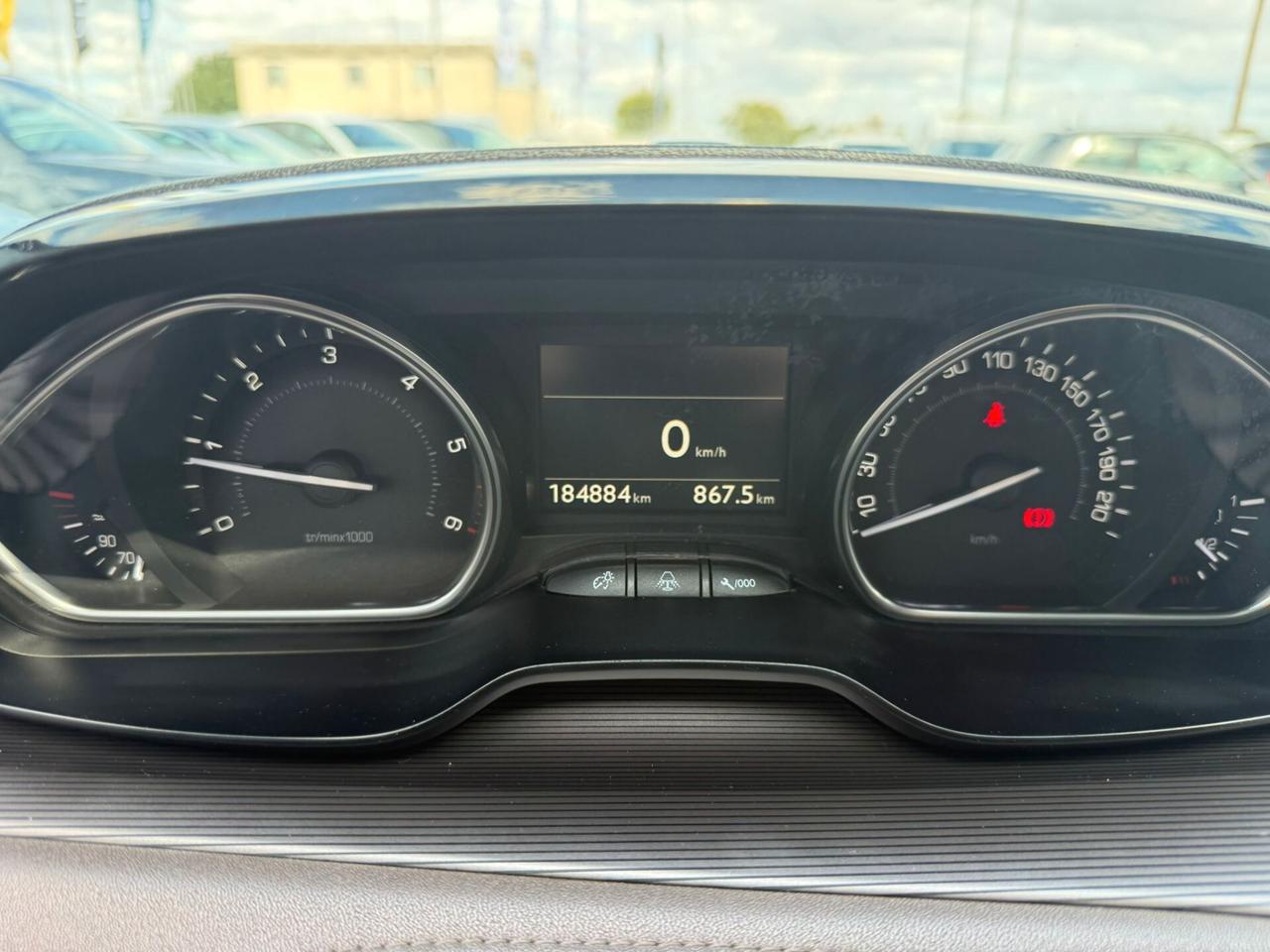 Peugeot 2008 1.6 e-HDi 115 CV Stop&Start Féline