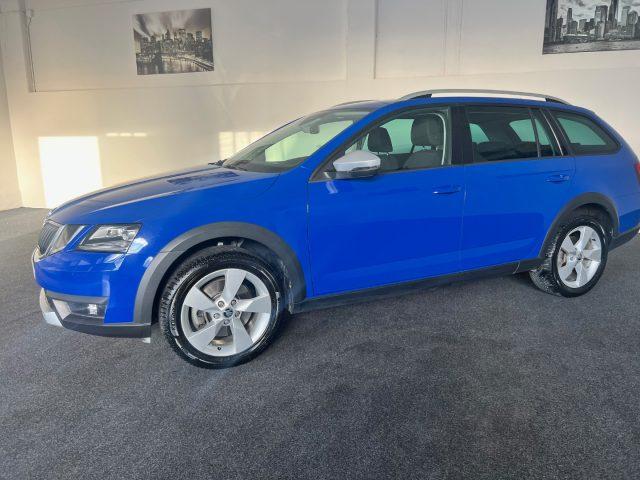SKODA Octavia 2.0 TDI SCR 184 CV DSG Wagon 4x4 Scout