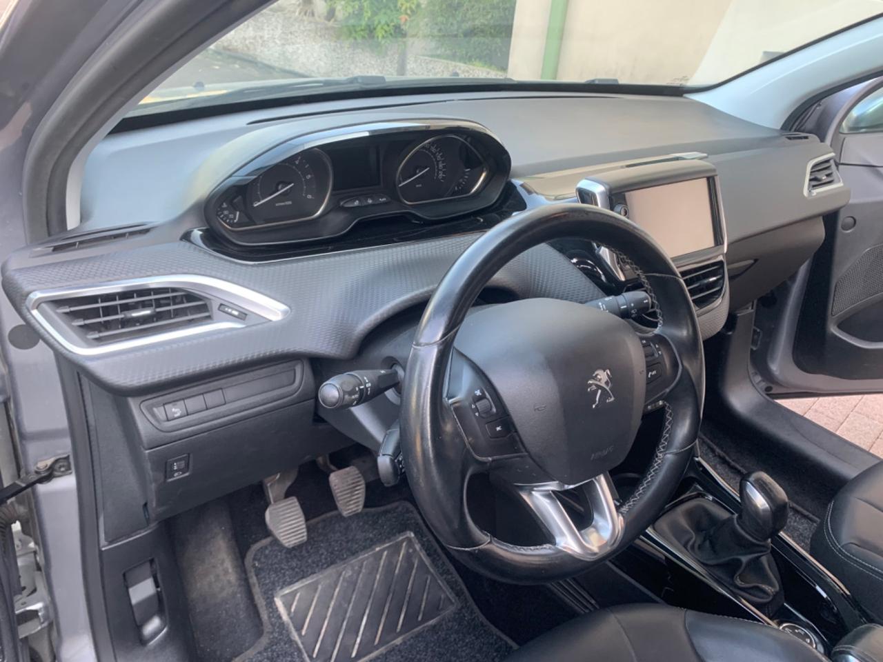 Peugeot 2008 BlueHDi 100 Allure