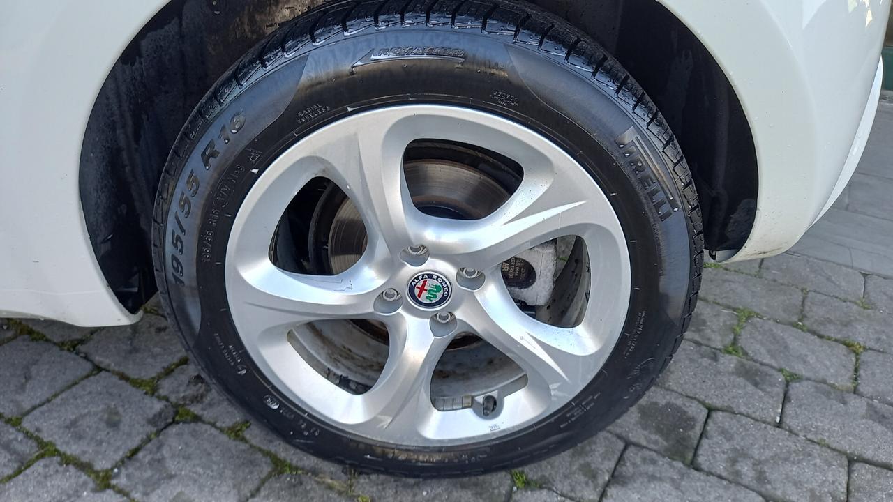 Alfa Romeo MiTo 1.4 T 140 CV M.air S&S TCT Distinctive