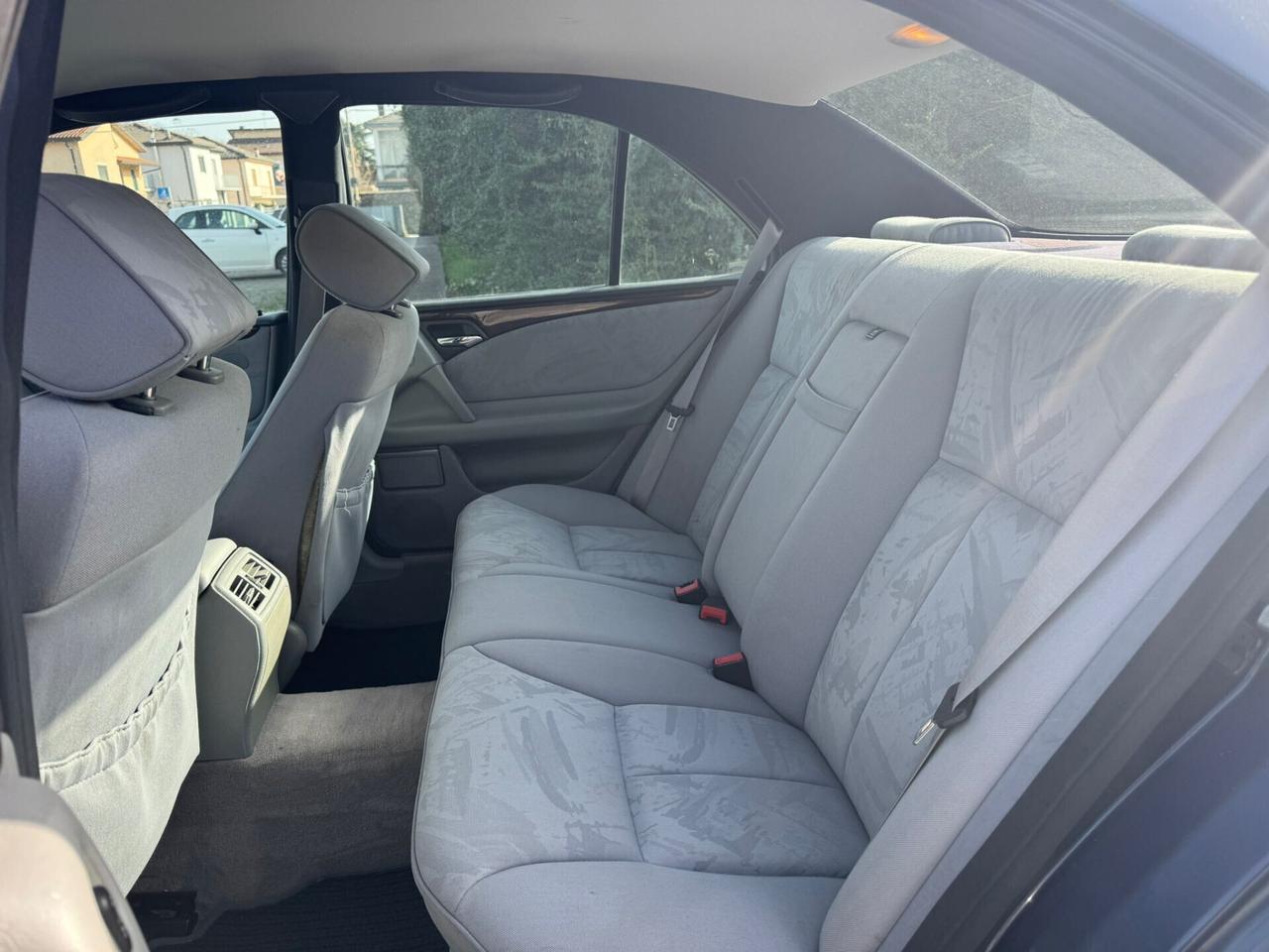 Mercedes Classe E 200 Elegance W210 Benzina – Ottime Condizioni