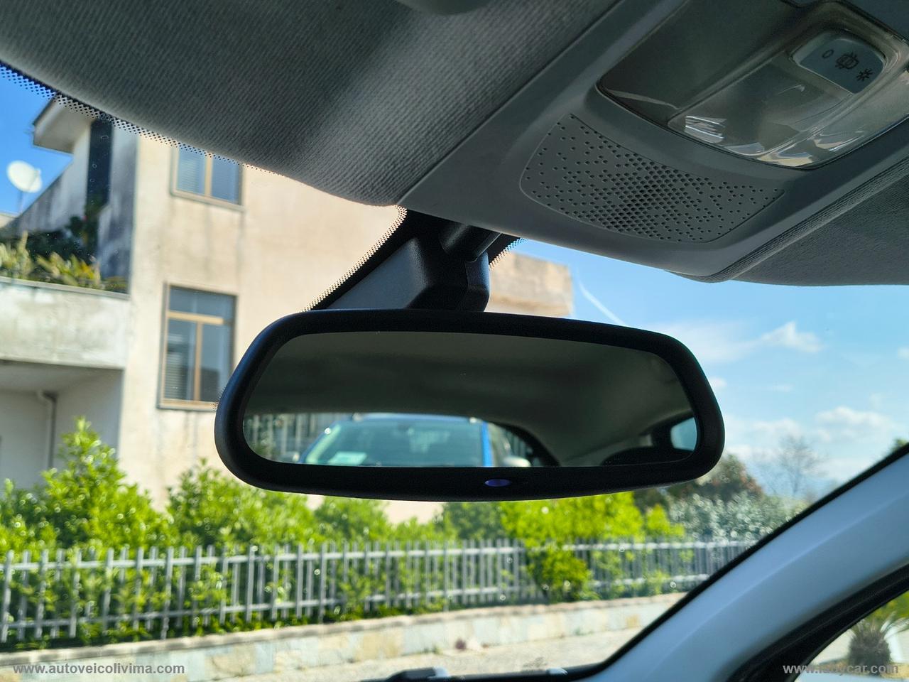 PEUGEOT 208 1.2 82 CV 5p. Allure