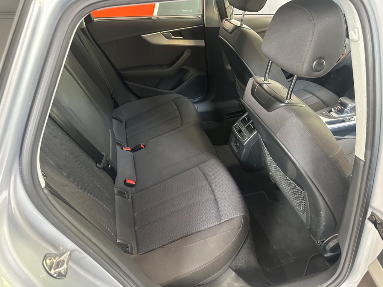 Audi A4 Avant 30 TDI/136 CV S tronic line edition